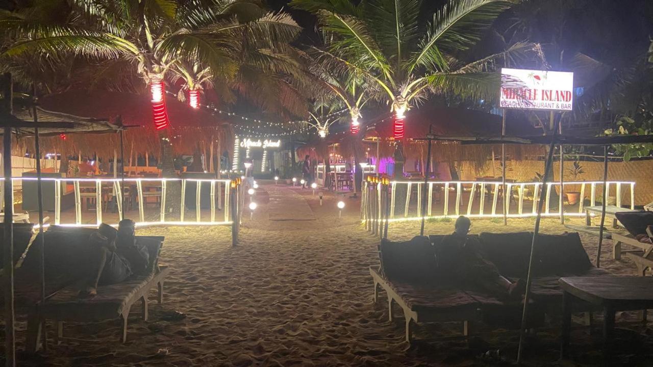 Village Susegat Beach Resort Морджим Екстериор снимка